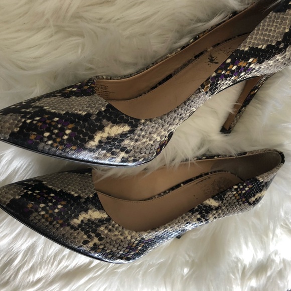 Vince Camuto leather heels snake like - Picture 16 of 17